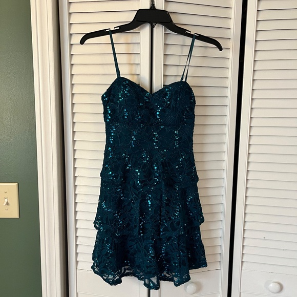 VINTAGE B. Darlin Dress - Picture 2 of 4